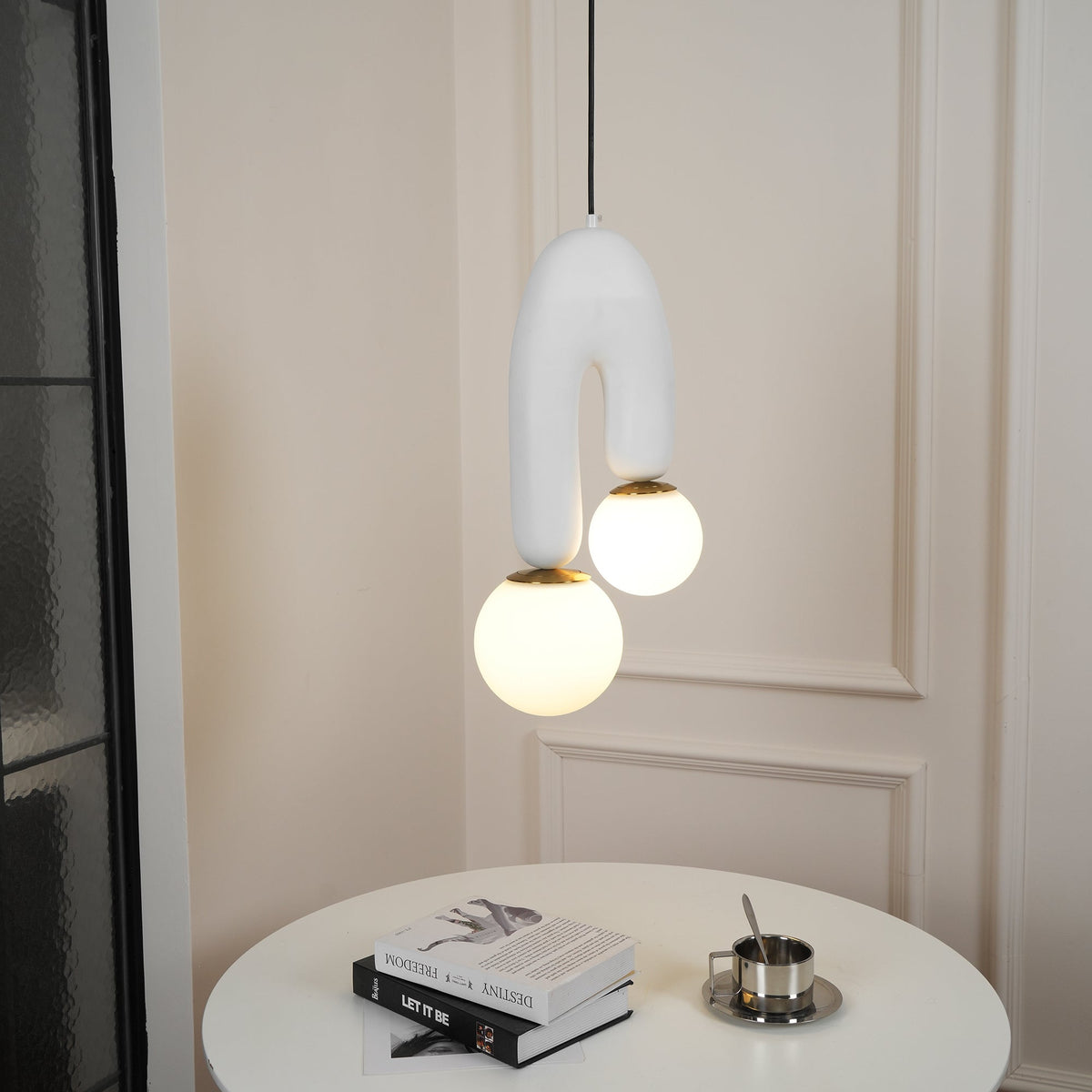 Zenithra lampada a sospensione in resina scandinava