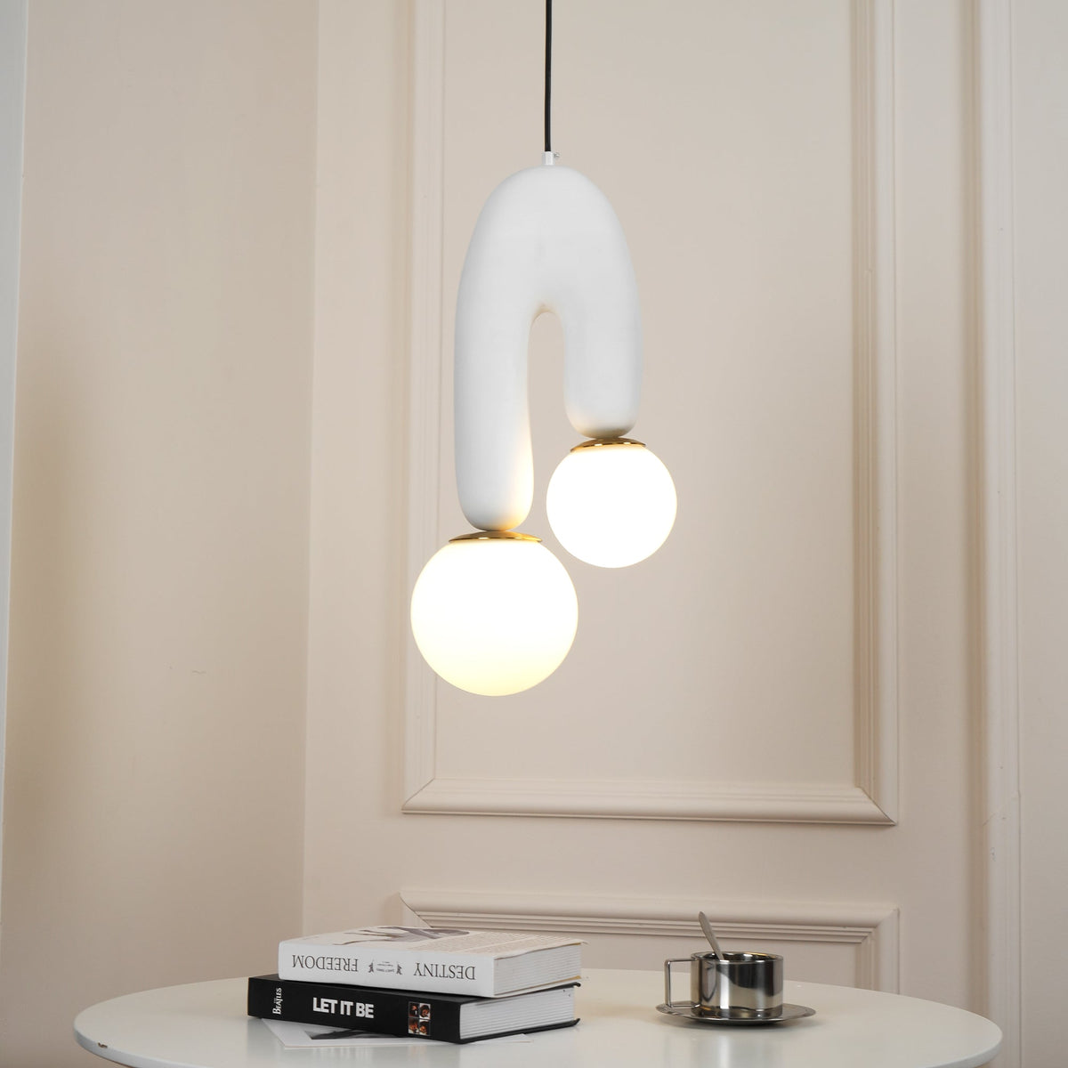 Zenithra lampada a sospensione in resina scandinava