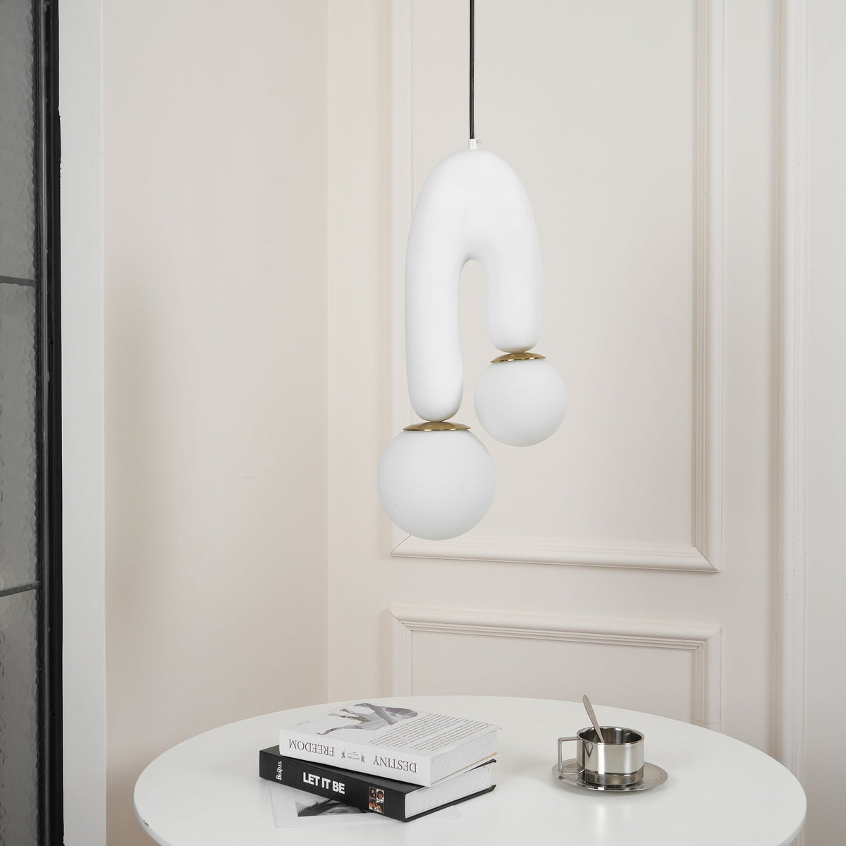 Zenithra lampada a sospensione in resina scandinava