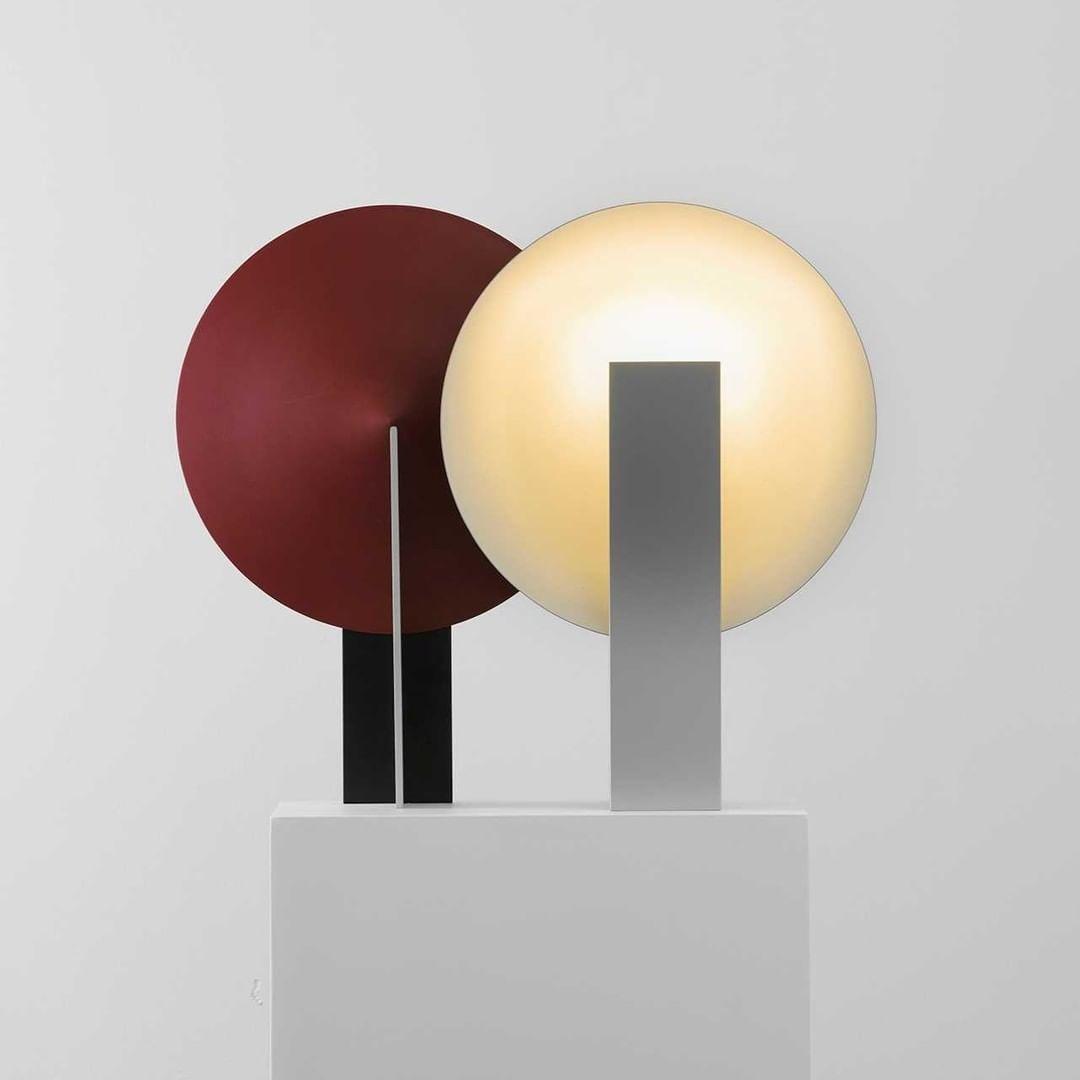 Cis lampada da tavolo minimalista