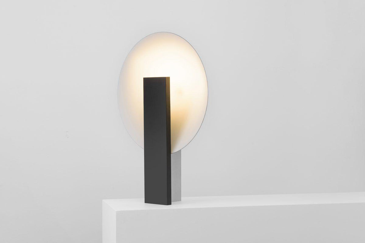 Cis lampada da tavolo minimalista