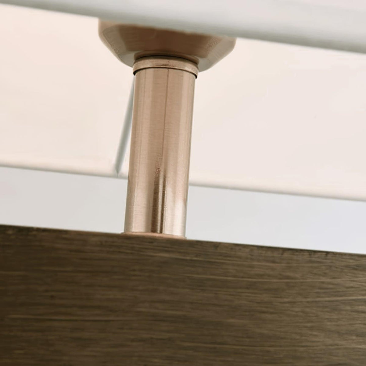 Cylo lampada da tavolo in resina minimalista