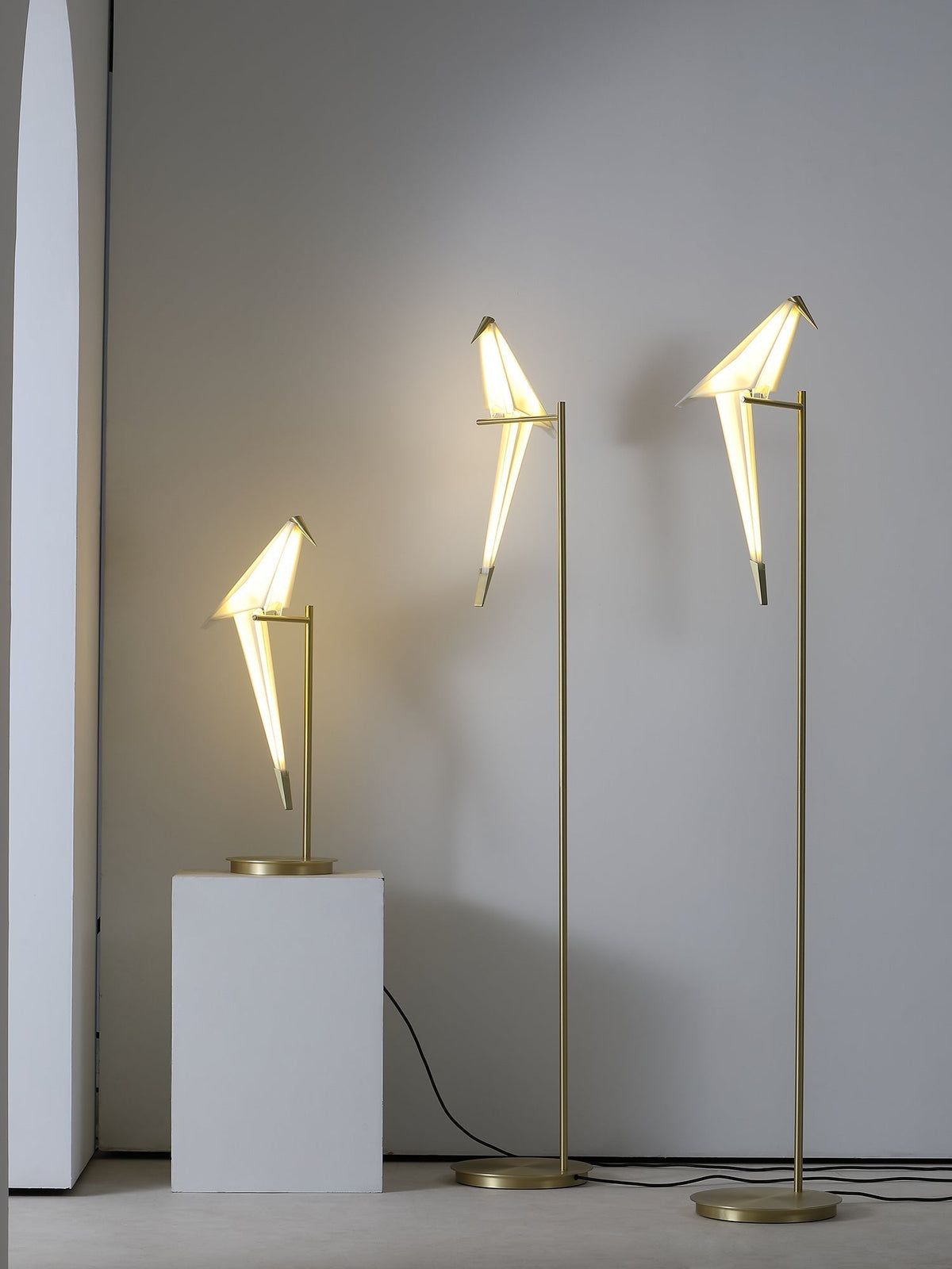 Kaelora lampada da tavolo contemporanea