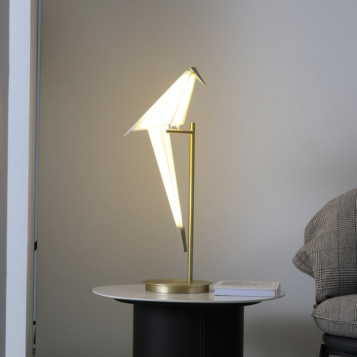 Kaelora lampada da tavolo contemporanea