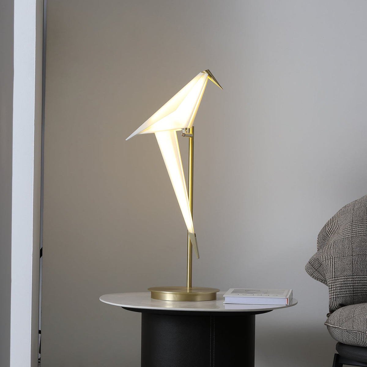 Kaelora lampada da tavolo contemporanea
