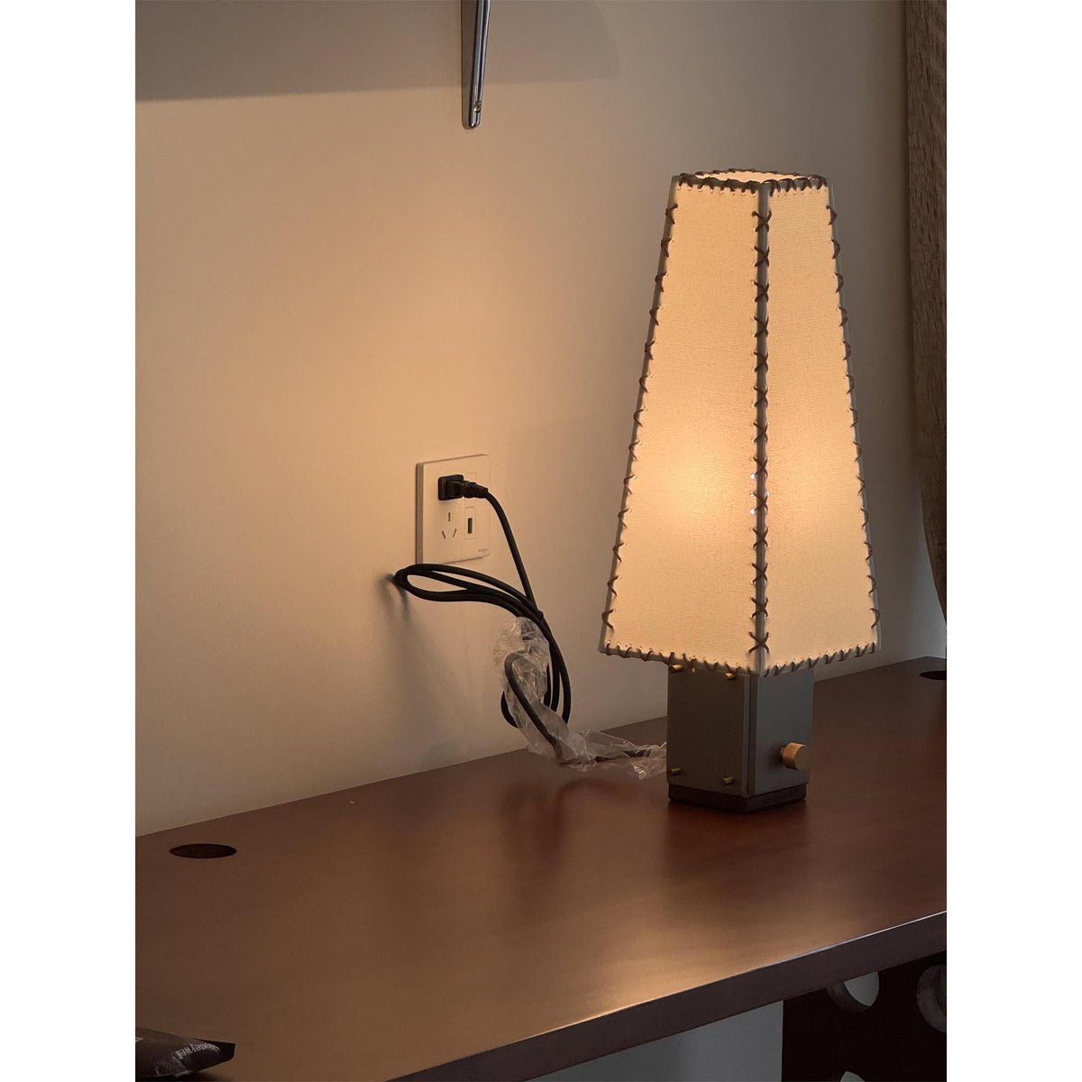 Stitcher lampada da tavolo