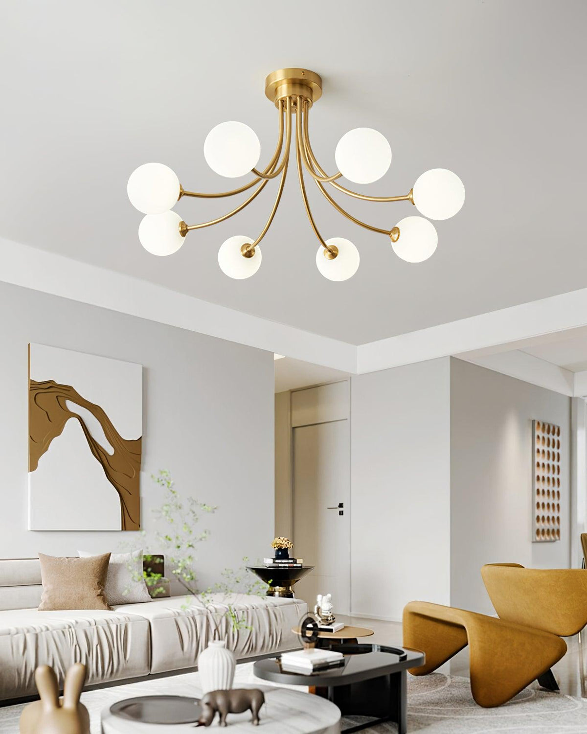 Lampada da soffitto bracci ramificati in ottone, paralumi sfera opalina, design moderno ed elegante