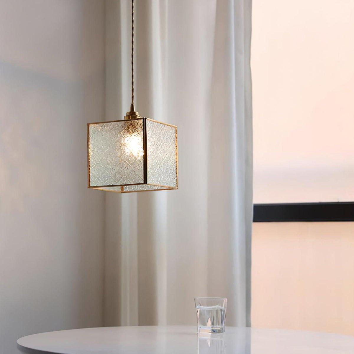 Arvane lampada a sospensione elegante in ottone e vetro