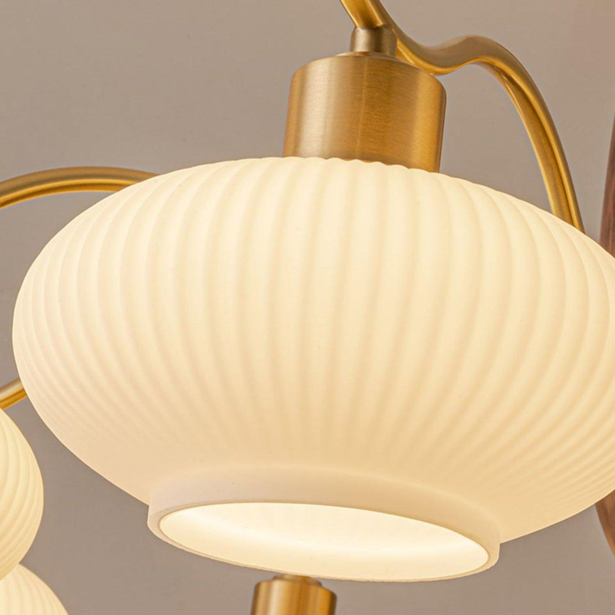 Cavien lampadario in ottone e Noce