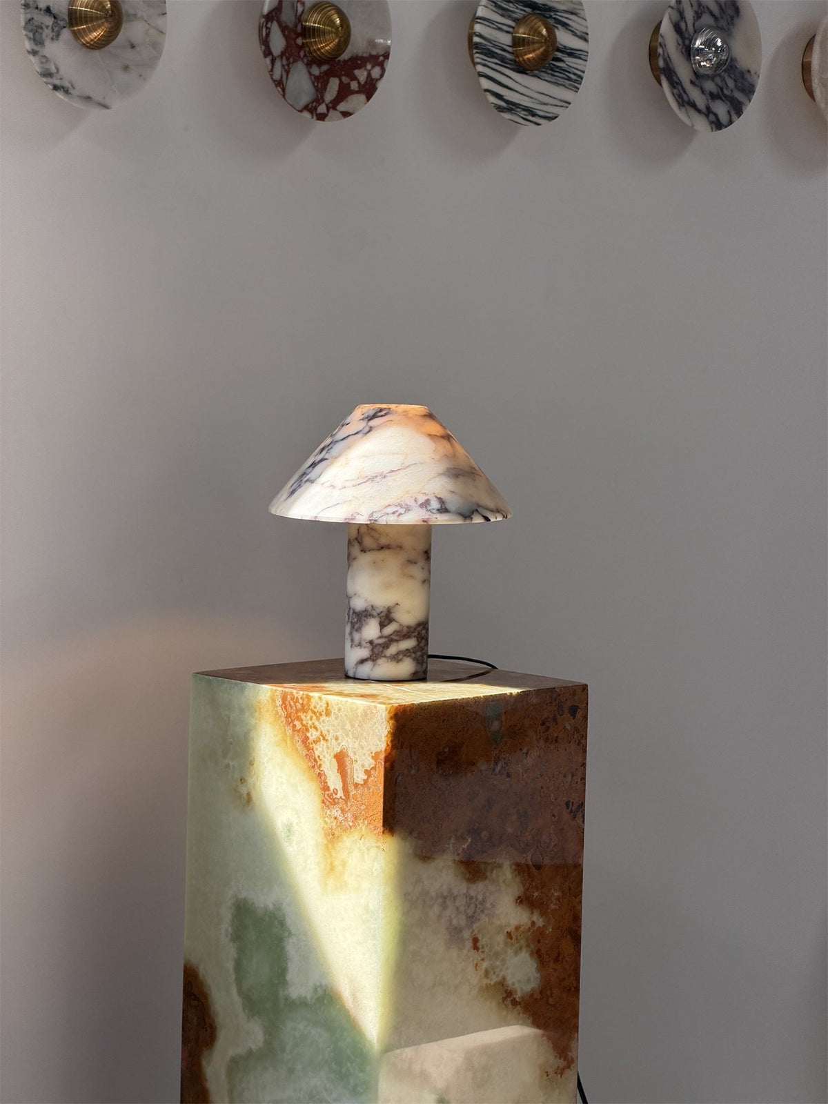 Pillar lampada da tavolo in pietra Onyx ciano