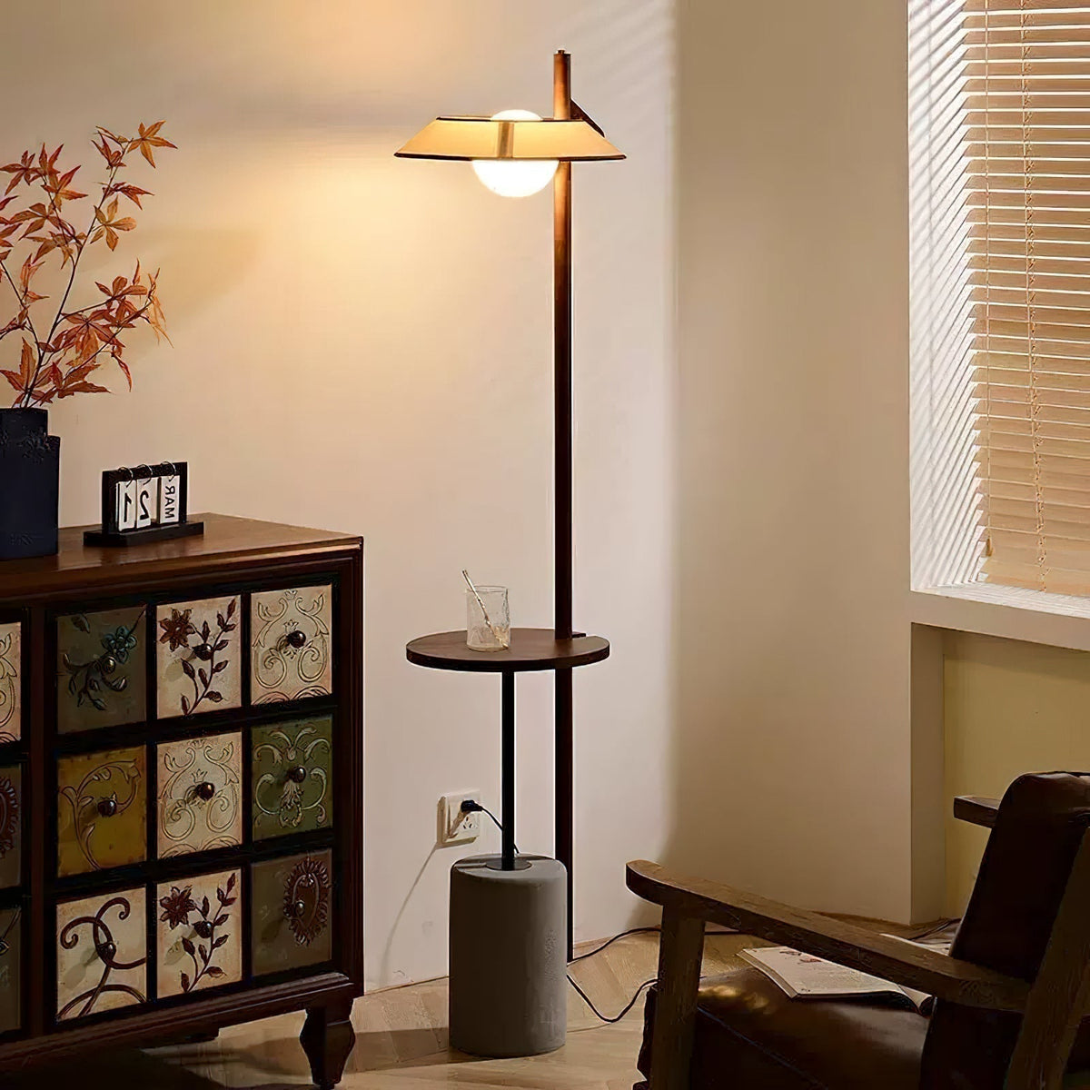 Mirz lampada da terra minimalista in legno di Noce