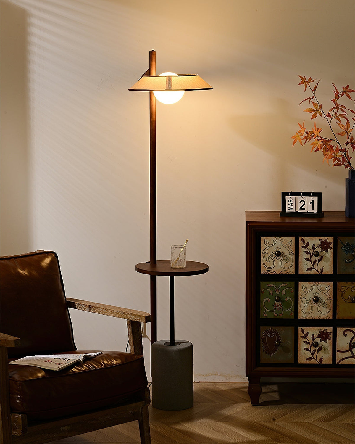 Mirz lampada da terra minimalista in legno di Noce