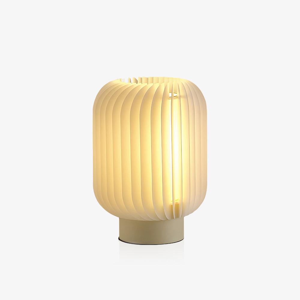 Thal lampada da tavolo in tessuto organico pleatato