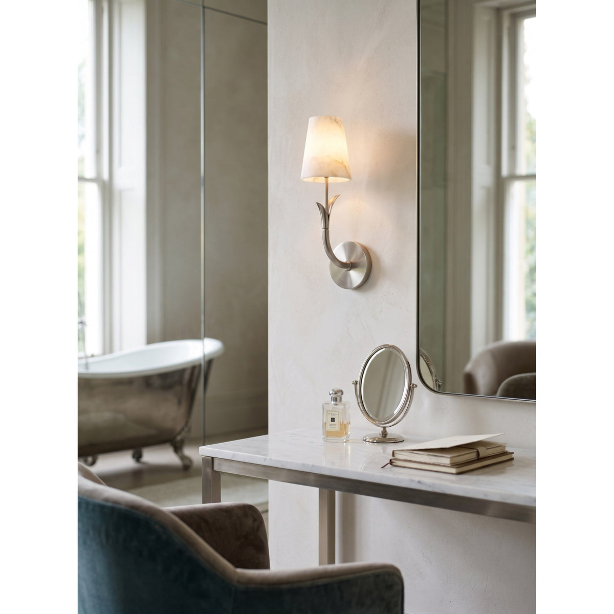 Luminella applique