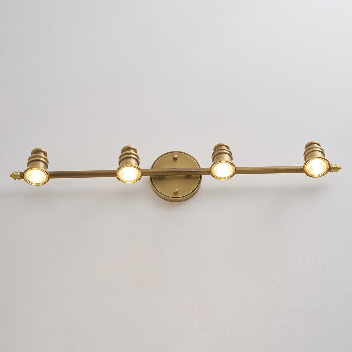 Corten applique in ottone