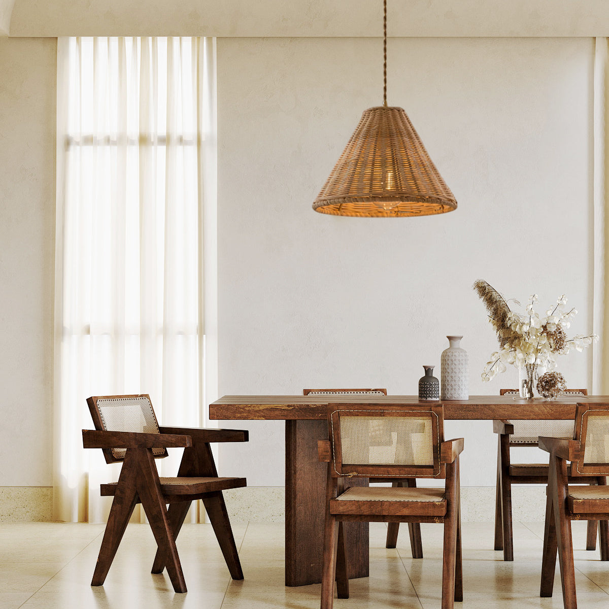 Lampada a sospensione, paralume in rattan e corpo metallico a cono, forma naturale minimalista in metallo