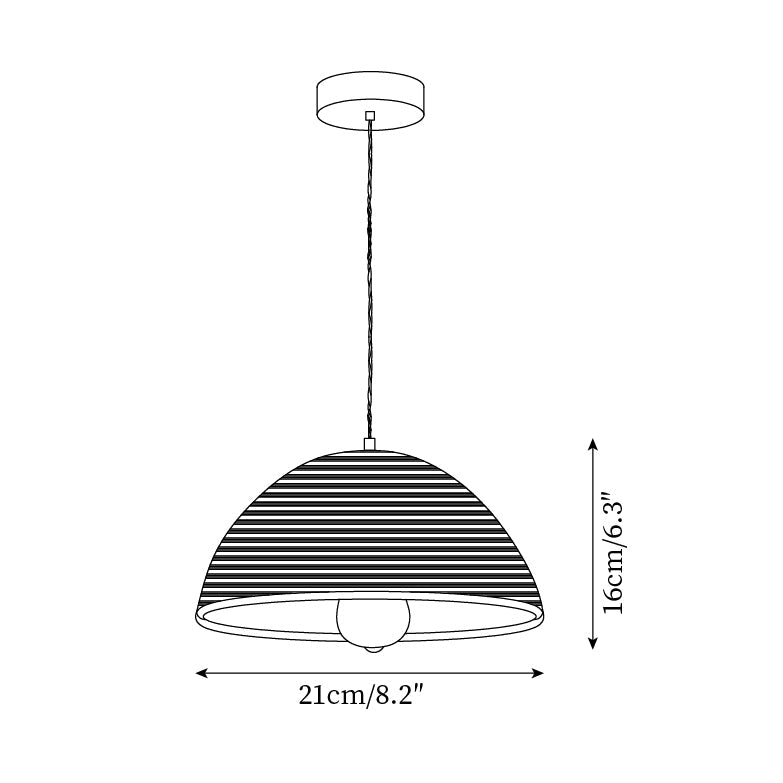 Lampada a sospensione, paralume in rattan e corpo metallico a cono, forma naturale minimalista in metallo