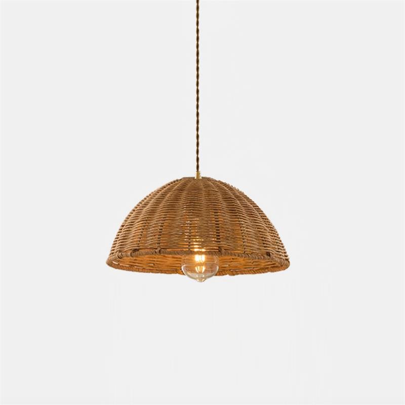 Lampada a sospensione, paralume in rattan e corpo metallico a cono, forma naturale minimalista in metallo