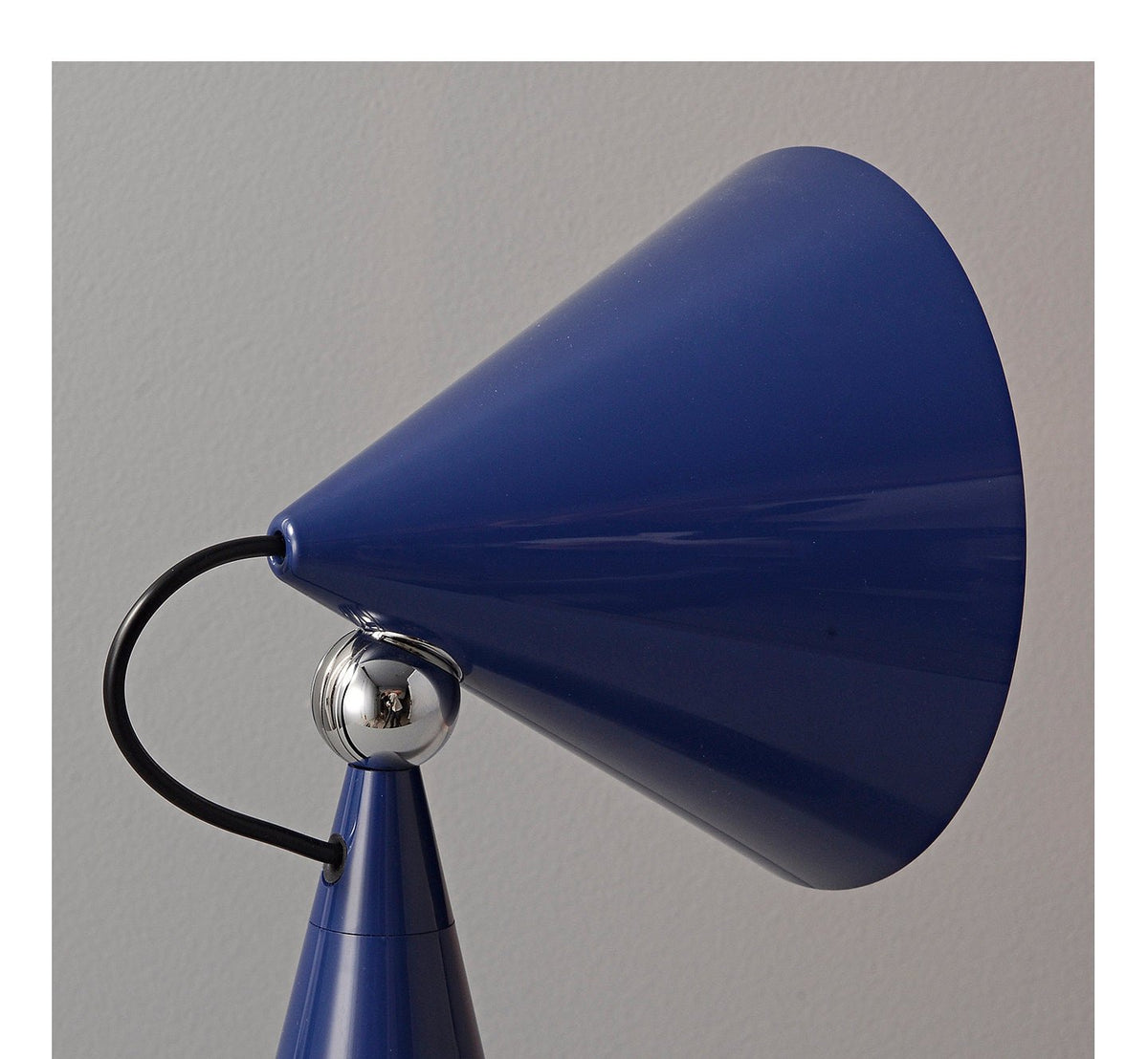 Rechargeable lampada da tavolo a cono