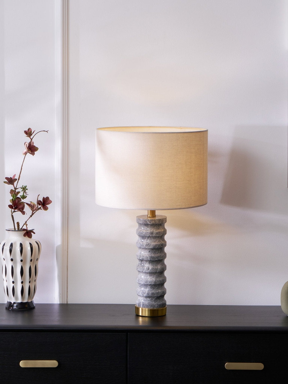 Petirielle lampada da tavolo in Pietra moderna