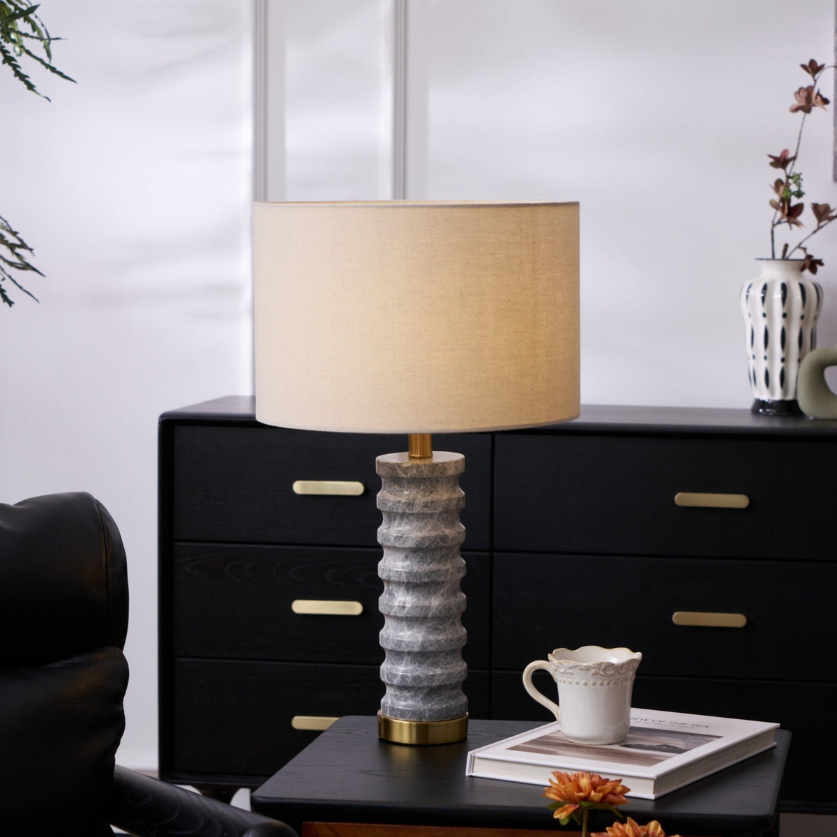 Petirielle lampada da tavolo in Pietra moderna