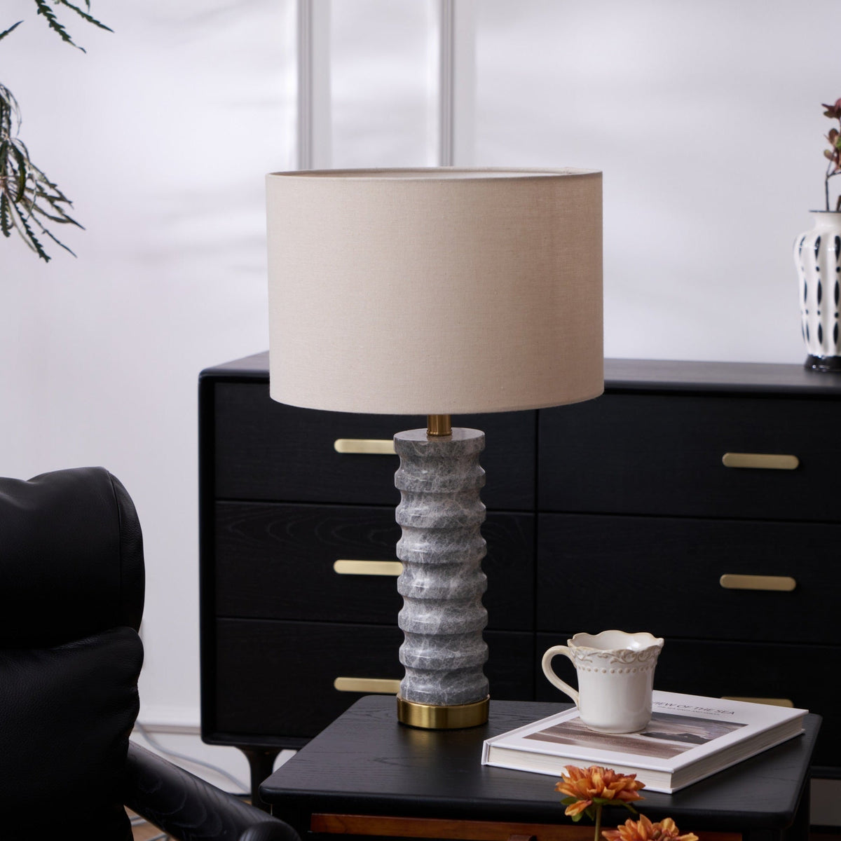 Petirielle lampada da tavolo in Pietra moderna