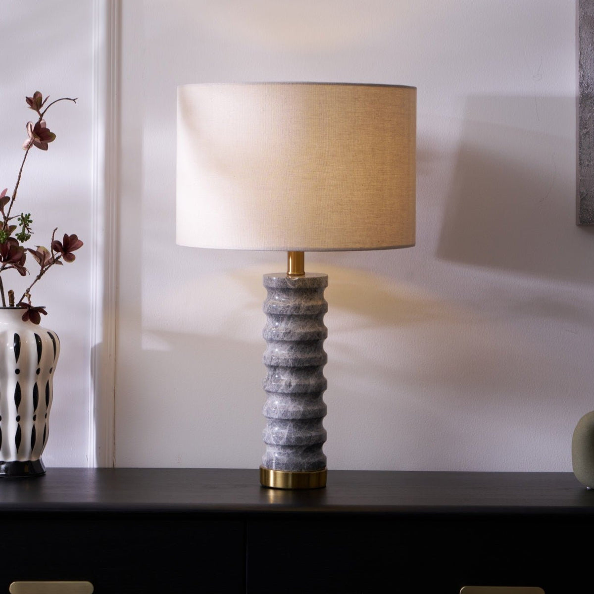 Petirielle lampada da tavolo in Pietra moderna