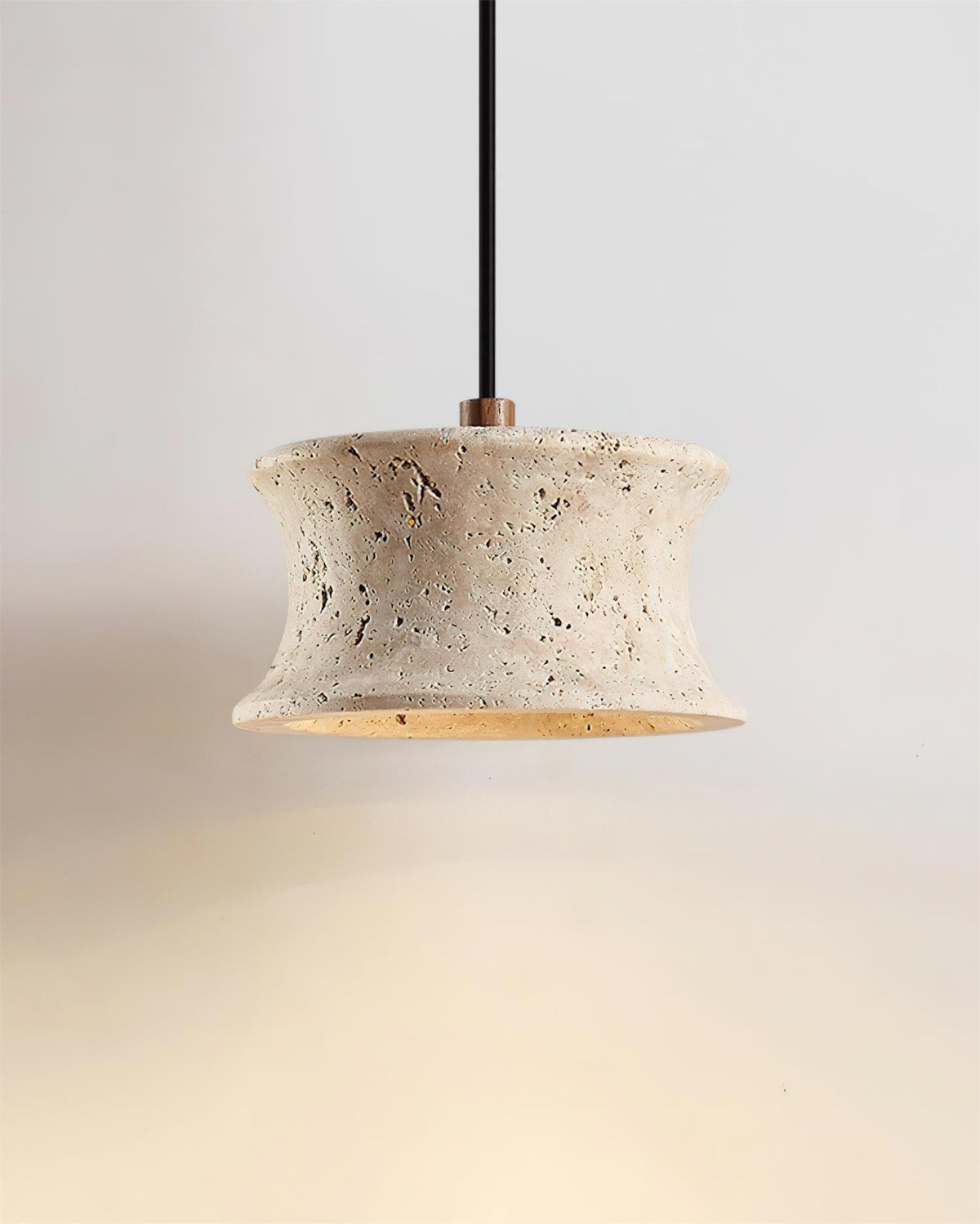 Noreria lampada a sospensione in travertino con Forma Scultorea