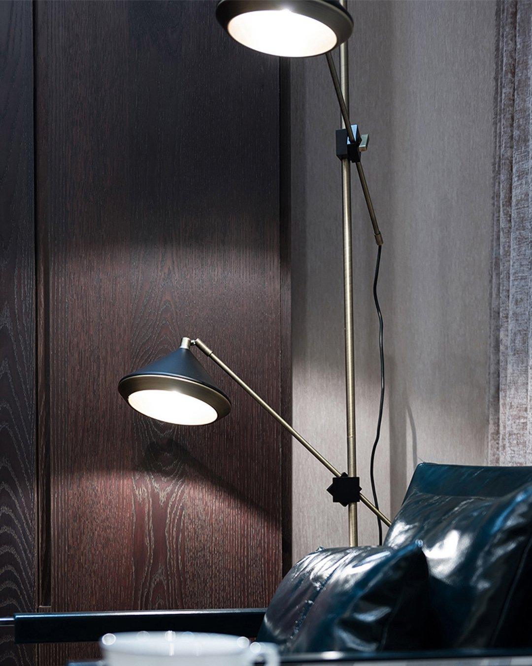 Mylirir lampada da terra Art Deco in ottone