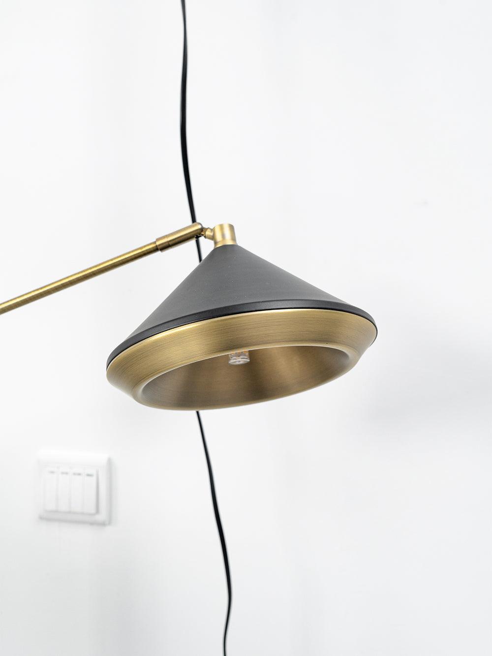Mylirir lampada da terra Art Deco in ottone