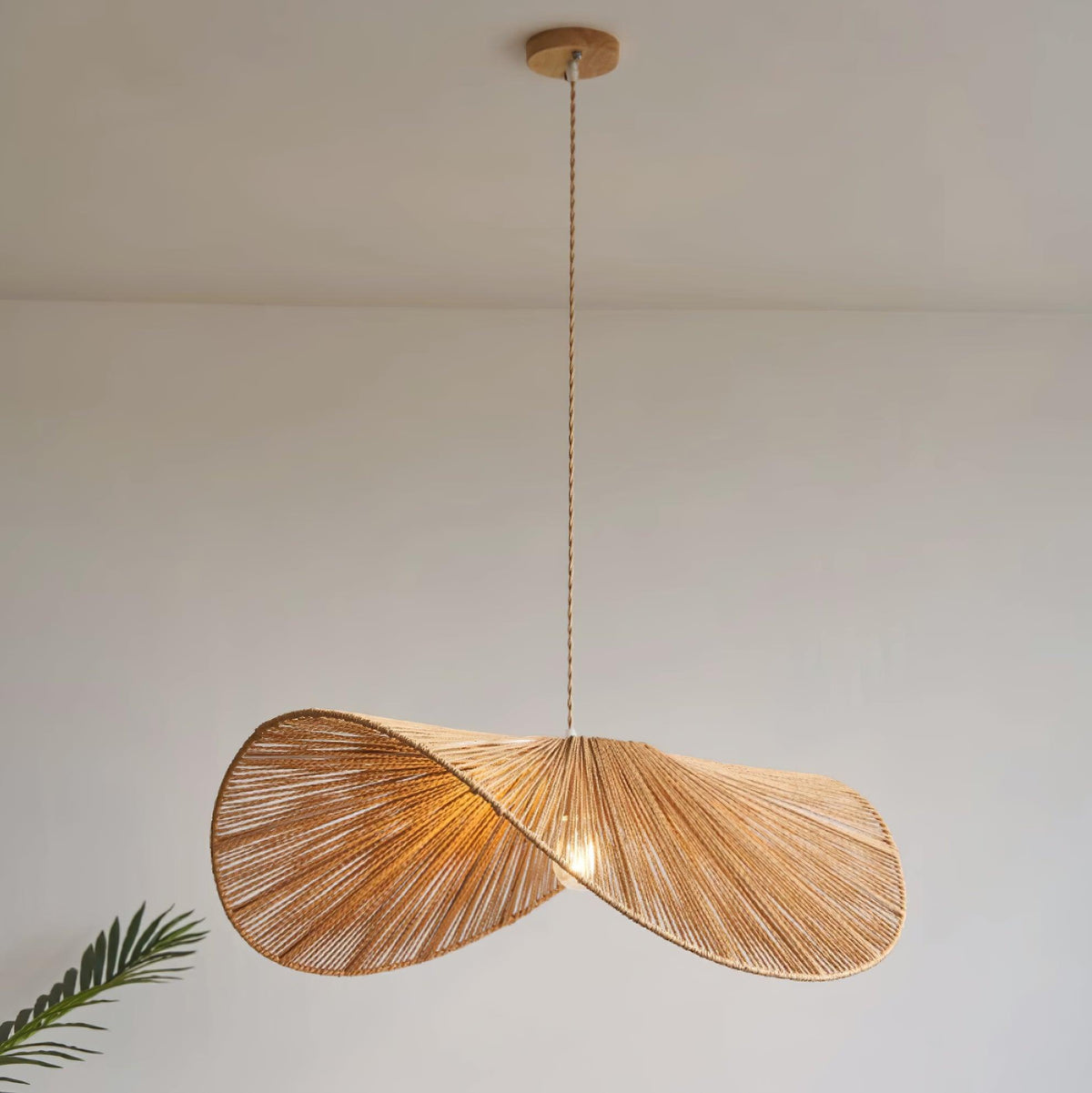 Canoeria lampada a sospensione in rattan intrecciato a mano naturale