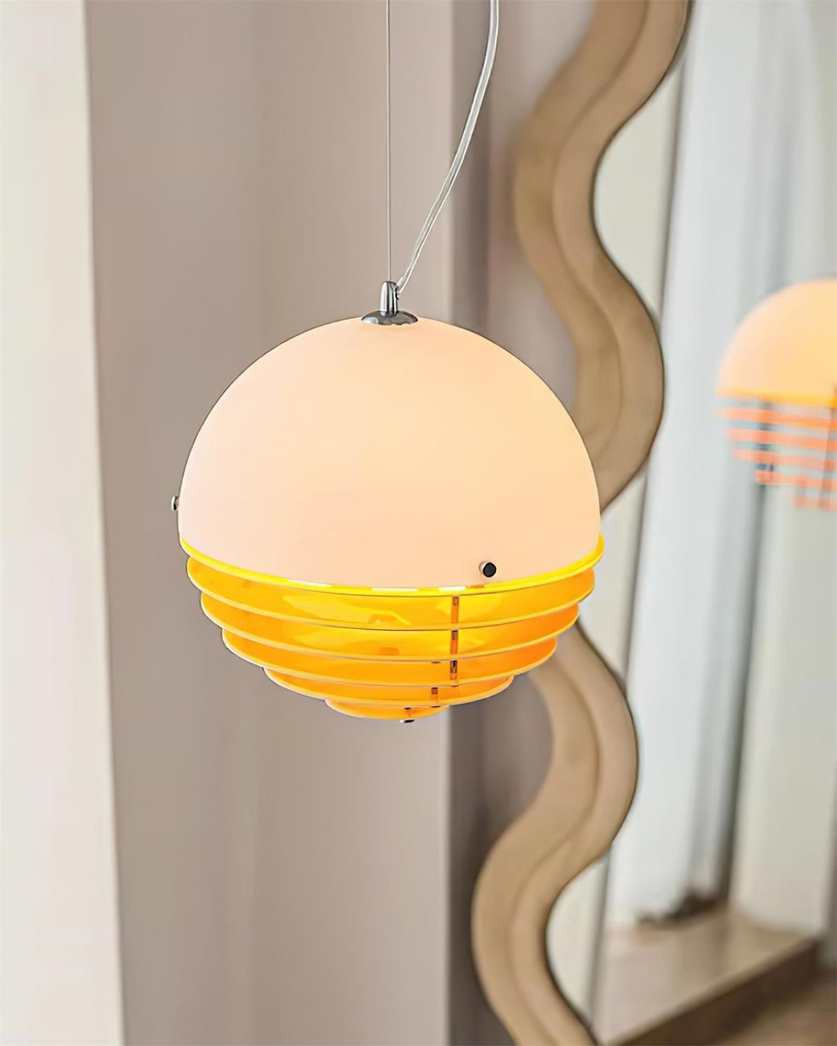 Lampada a sospensione moderna con paralume stratificato e luce morbida per sala da pranzo
