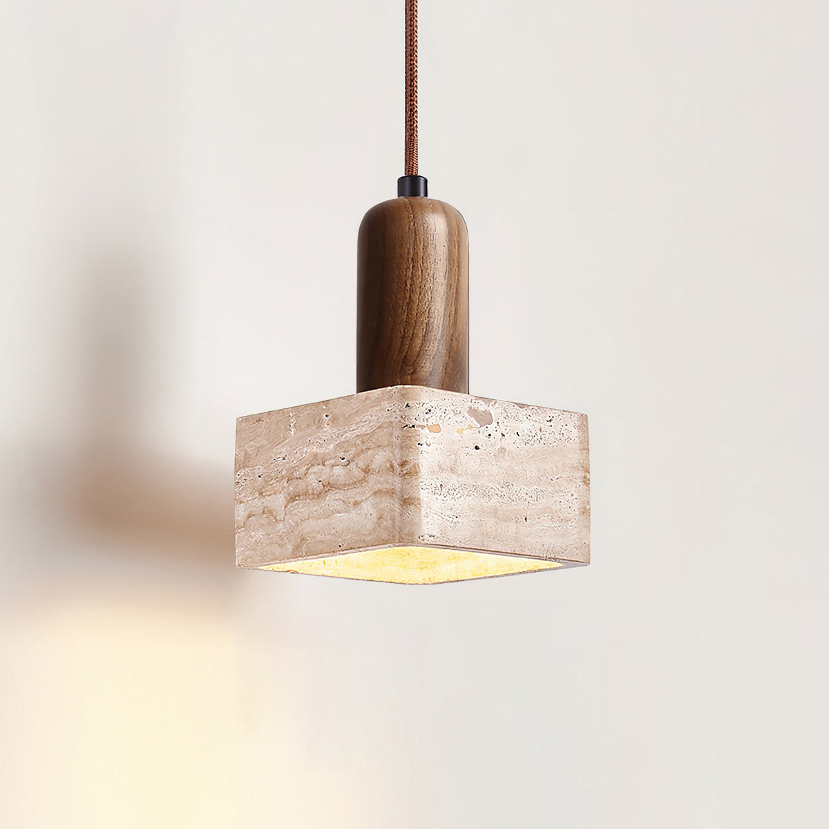 Lava lampada a sospensione in travertino quadrato