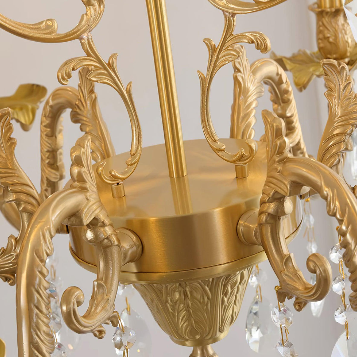 Elvion Lux Lampadario Classico di Lusso in Ottone e Cristallo - Relic Pieces