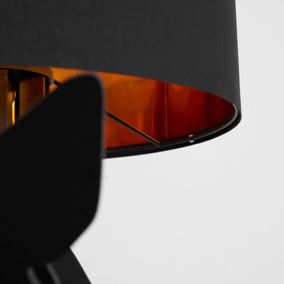 Nrasen lampada da terra a Forma di Cavallo