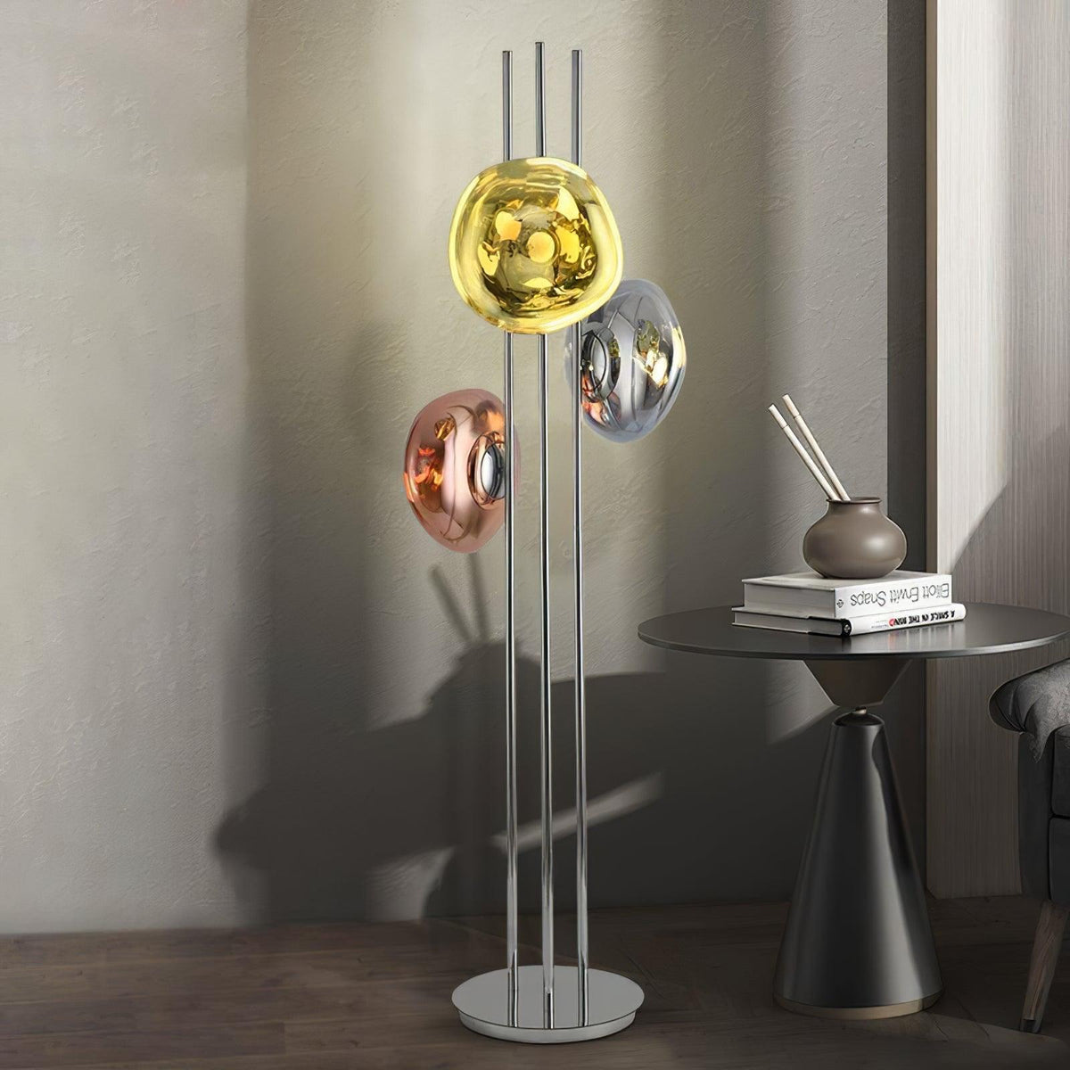 Gevara lampada da terra contemporanea