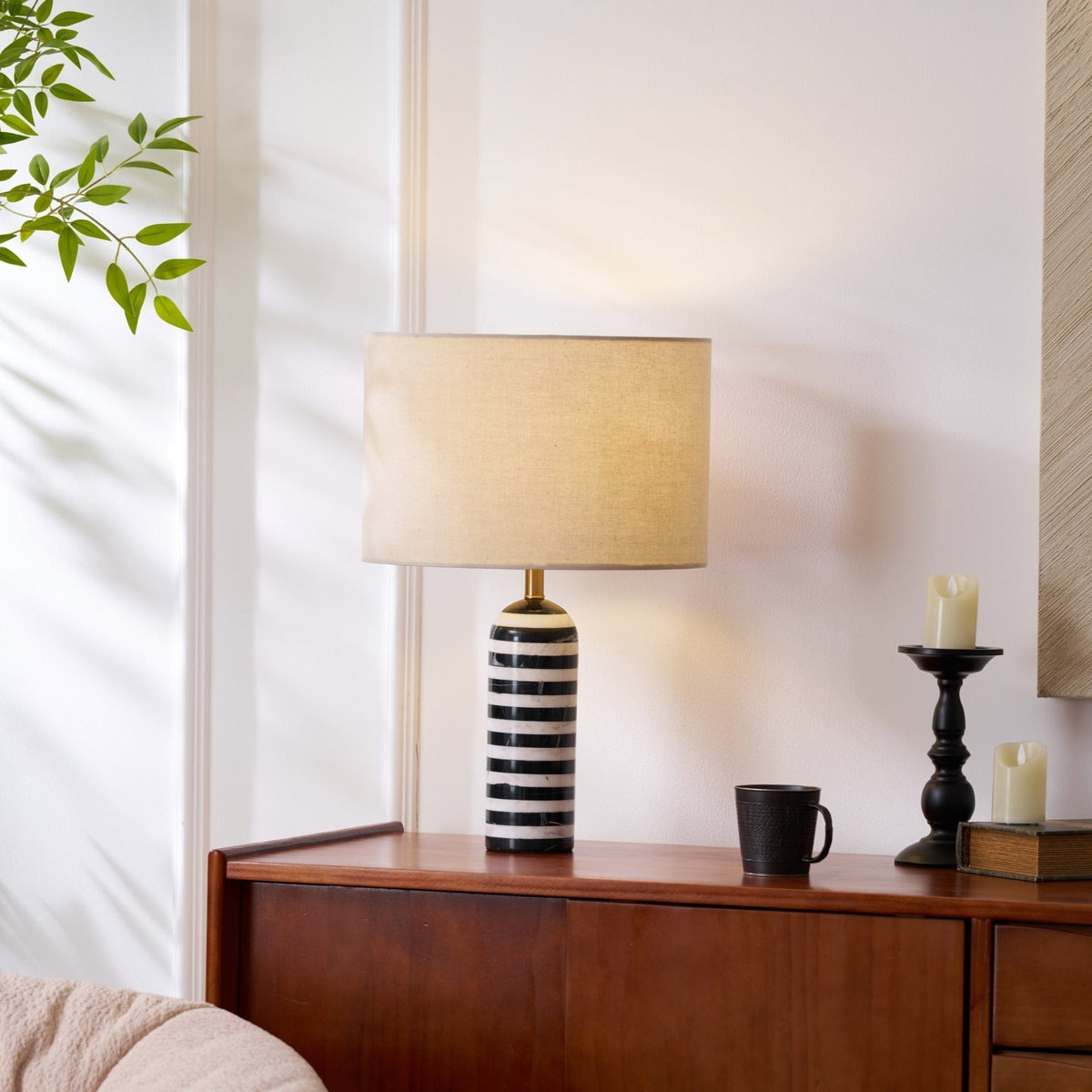 Avery lampada da tavolo contemporanea