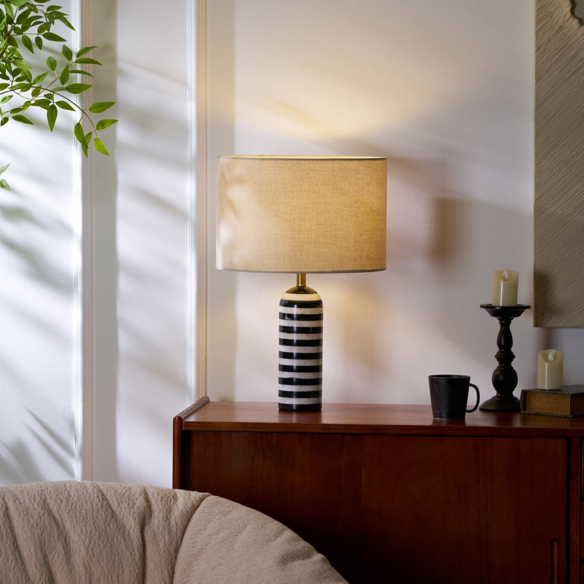 Avery lampada da tavolo contemporanea