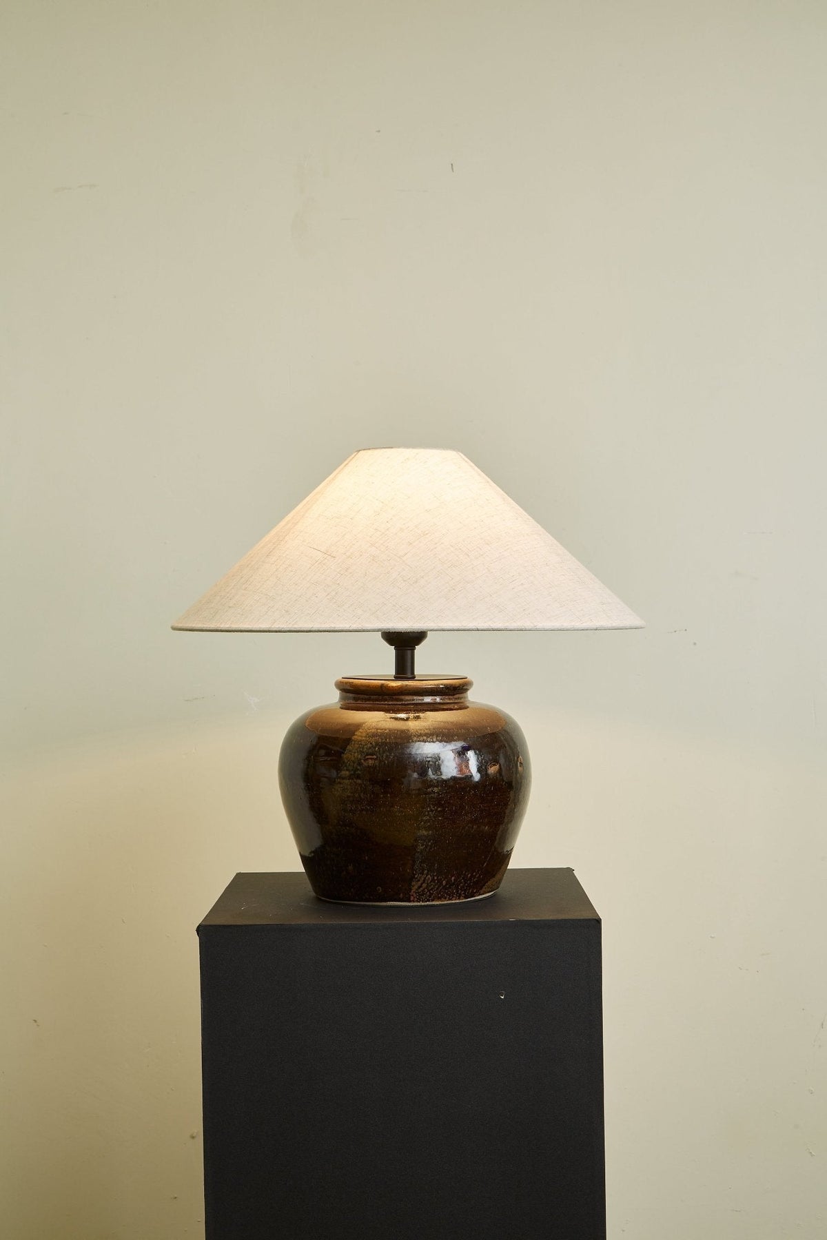 Ravien Umber Jar lampada da tavolo
