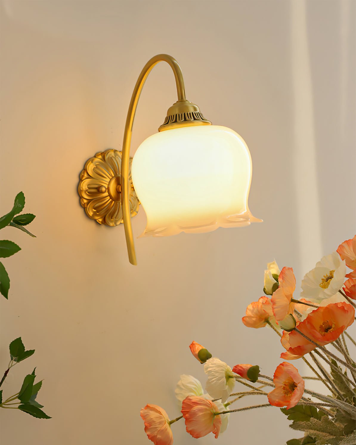 Dazell Art Flower lampada da parete in ottone e resina floreale