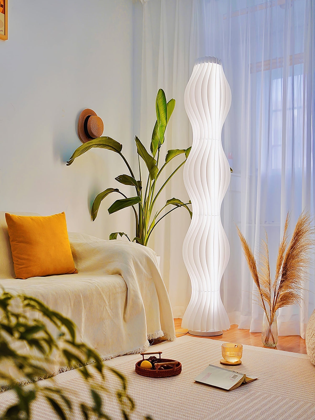 Dotha lampada da terra contemporanea