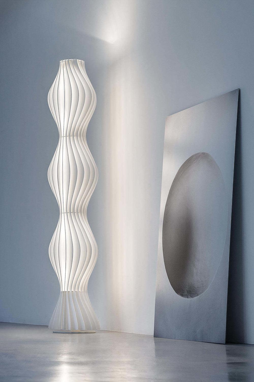 Dotha lampada da terra contemporanea