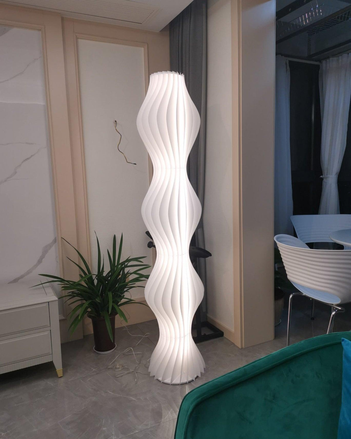 Dotha lampada da terra contemporanea
