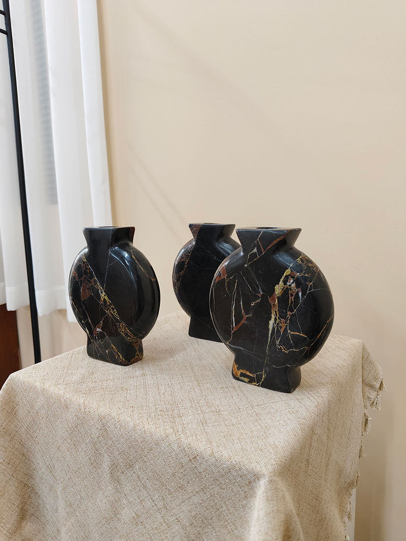 Gravion Vaso in marmo