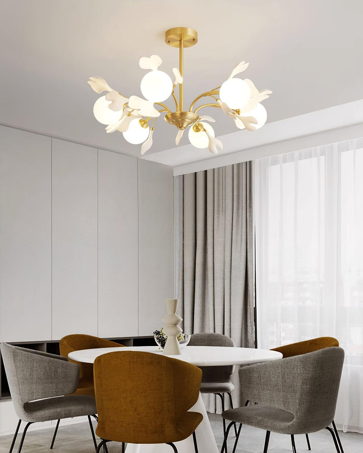 Ginkgo lampadario con globi in vetro Opaco