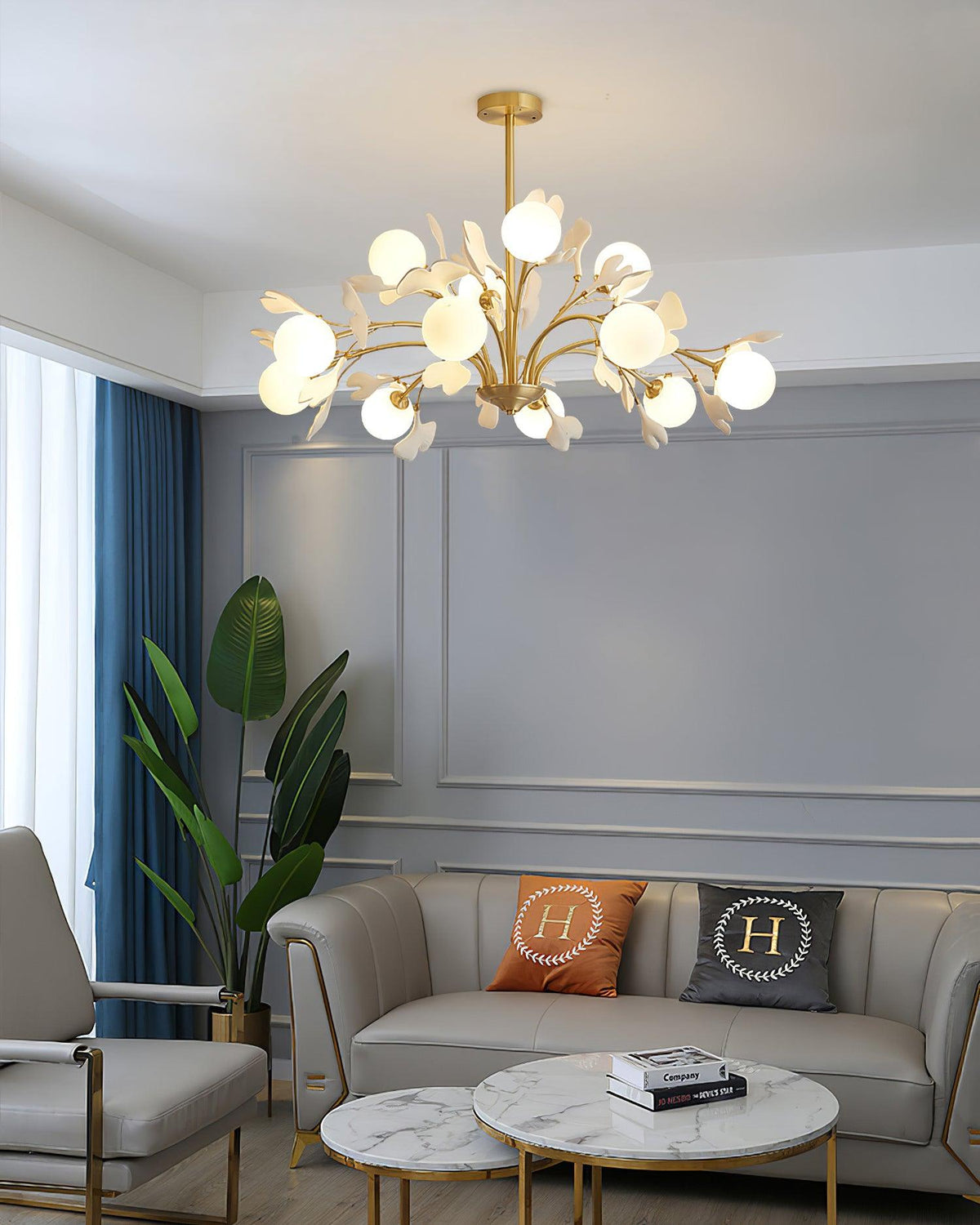Ginkgo lampadario con globi in vetro Opaco