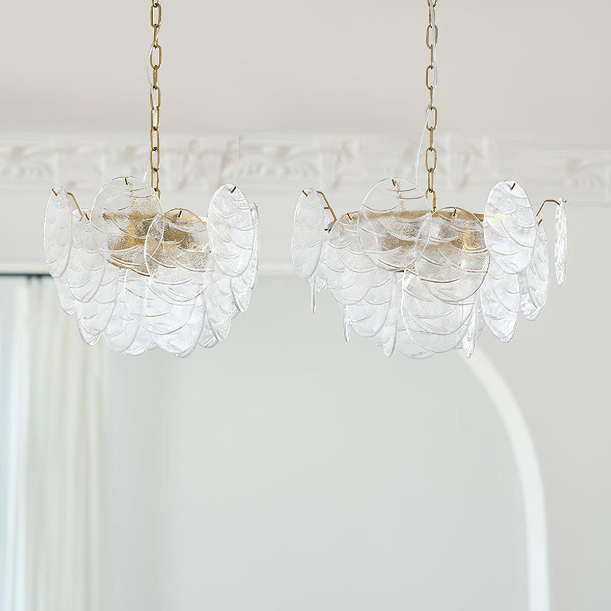 Lampadario in metallo con dischi di vetro e finitura oro, stile vittoriano