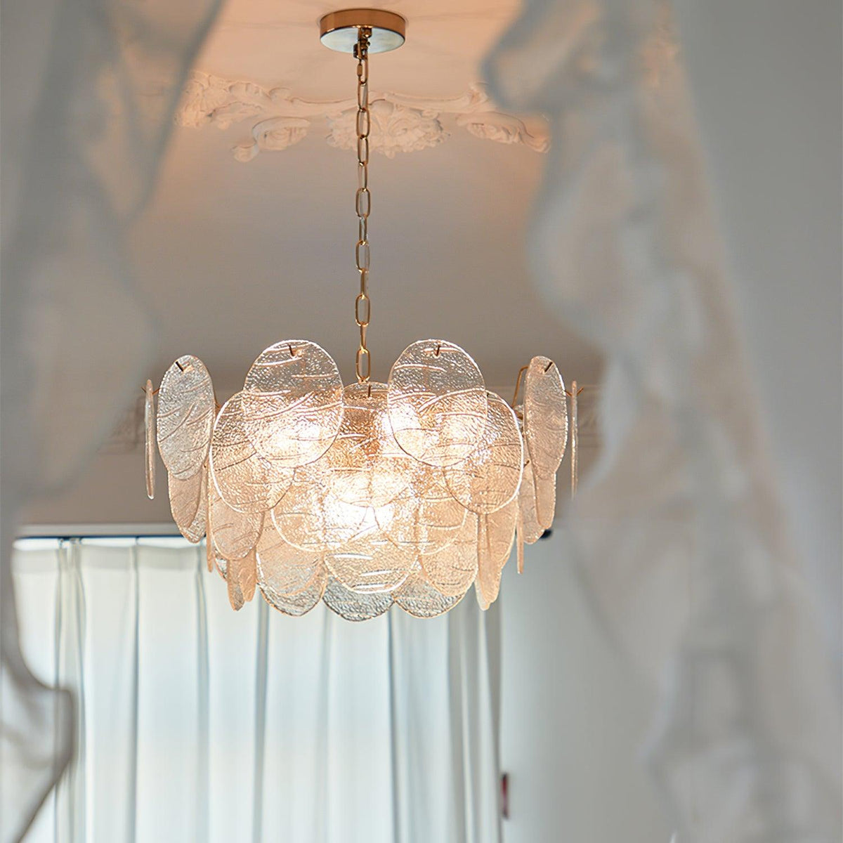 Lampadario in metallo con dischi di vetro e finitura oro, stile vittoriano