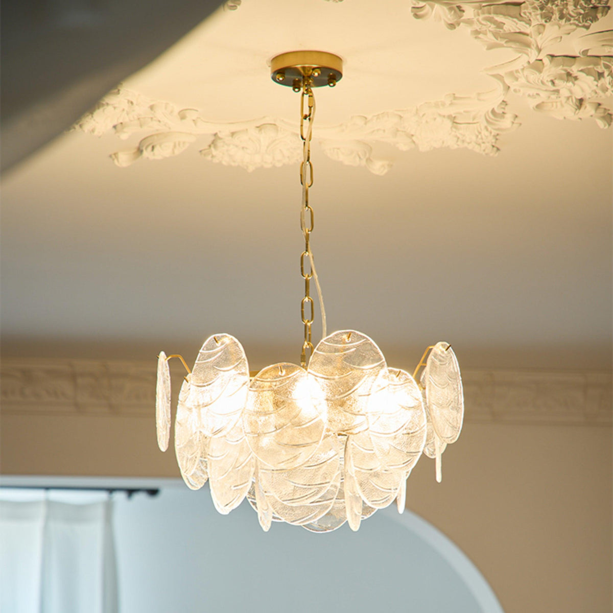 Lampadario in metallo con dischi di vetro e finitura oro, stile vittoriano