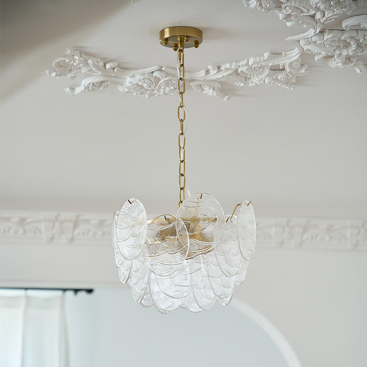Lampadario in metallo con dischi di vetro e finitura oro, stile vittoriano